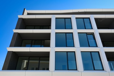 Exklusive Wohnung in einer neu erbauten Wohnanlage im Stadtzentrum von Umag