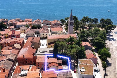 Ekskluzivna prodaja! Dvonadstropna hiša z neposrednim pogledom na morje v starem mestnem jedru Novigrada