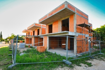 Modern house under construction near Novigrad and the beach!